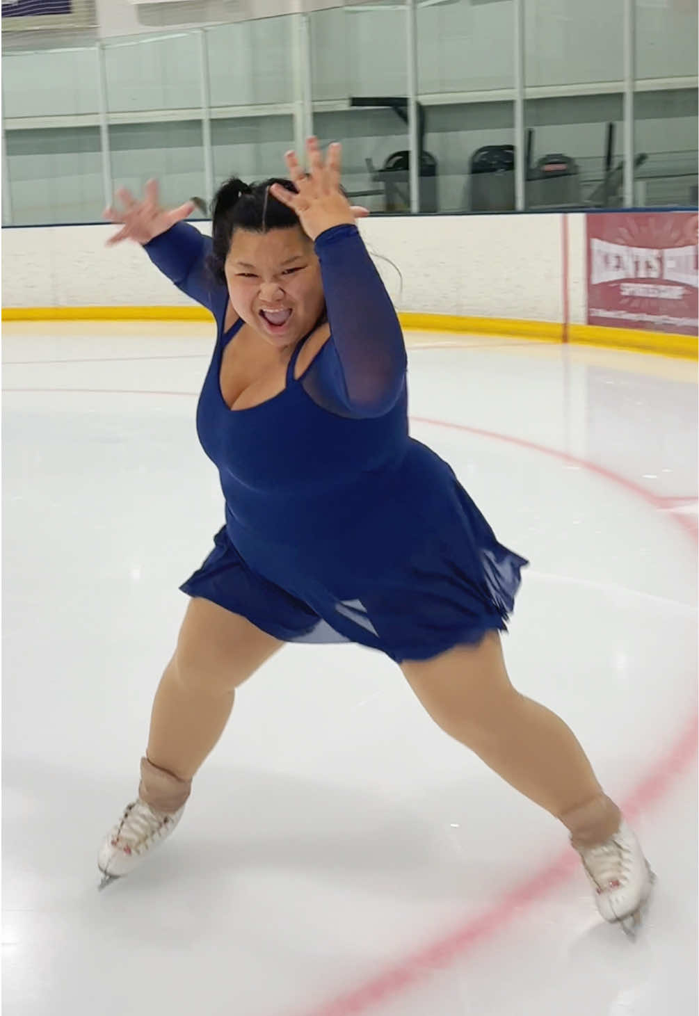 thank you for 400k🫶🏼 🎥 @Emma ofc  #figureskating #figureskatingtiktok #IceSkating #iceskatingtiktok #plussizefigureskater #figureskatingtiktoks #iceskater #figureskater #adultfigureskater #adultsskatetoo 
