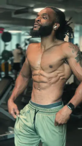 #marlofitness #fyppppppppppppppppppppppp #GymTok #godisgood #Fitness #muscles #muscles #chestday #flexeveryangle #foryoupage #selfawareness #