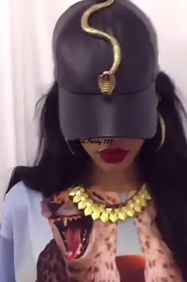 #Rihanna backstage at the Hackney Festival (2012)#💋Rihanna #fyp #ribynfentyrihanna #ririfenty777👑 #fyp #badgalriri #fyp #rihannavideo #rihannanavy #