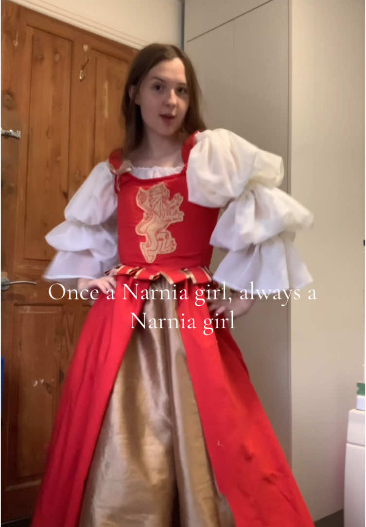 Forever a Narnia girl #narnia #fantasy #sewing #History #medieval #lucypevensie #narniatok #lucypevensiecosplay 