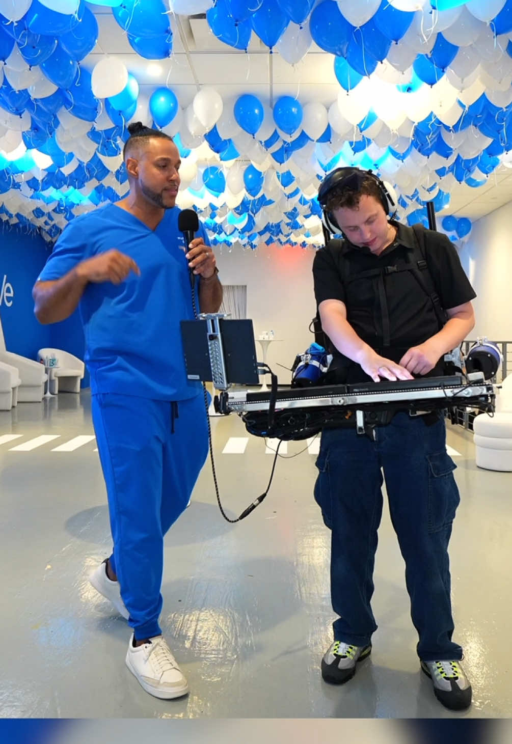 The rig and I got invited to @CeraVe ‘s 20th birthday bash to improvise tracks in the “snack room” 🙌 Only one doctor @Dr. Wallace Nozile, MD was brave enough to hop on the mic.. he exceeded all expectations and then some! #CERAVE20 #LikeADerm #ad