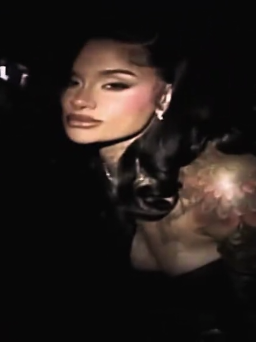 😩 #fyp #foryoupage #kehlani #folded #tipografia 