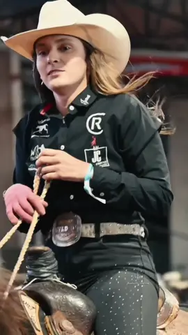 Mais uma da previsão de chuva que nunca passaaaa!!  @Alessandro Mendes é @DjKaikeVannuchi vocês arrasam!! 🔥🔥 #moda #cowgirl #previsaodotempo #previsao #chuva #cavalos 
