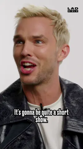 Nicholas Hoult and David Corenswet rate each other's snacks 🇬🇧🇺🇸 #superman #snack #nicholashoult #davidcorenswet