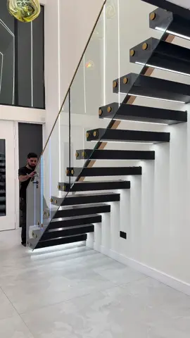 #luxuryhomes #luxurystair #flotingStairs #interiordesign #luxurystaircasedesign #trendingstair #flotingstair #monostair #topqualityStaairs 