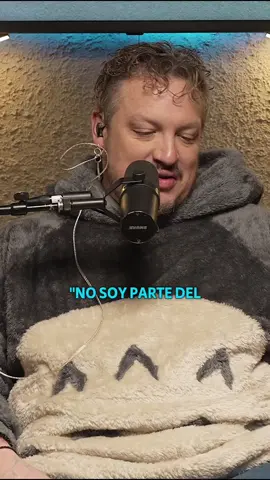 Tomás, el amigo y también mi vecino Totoro 🦦 HOY tenemos PREESTRENO de un nuevo capítulo de Tomás Va a Morir a las 20 horas solo por EstudiosNeverland.com 🔥 Presentado por @mercadolibre.cl @mercadopago.cl_ y @entel