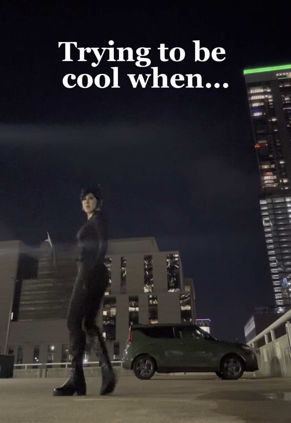 I’m definitely not a professional at this #catwoman #catwomancosplay #dccomics #fyp #dc #dccosplay #dcuniverse #selinakyle #gotham #batman 