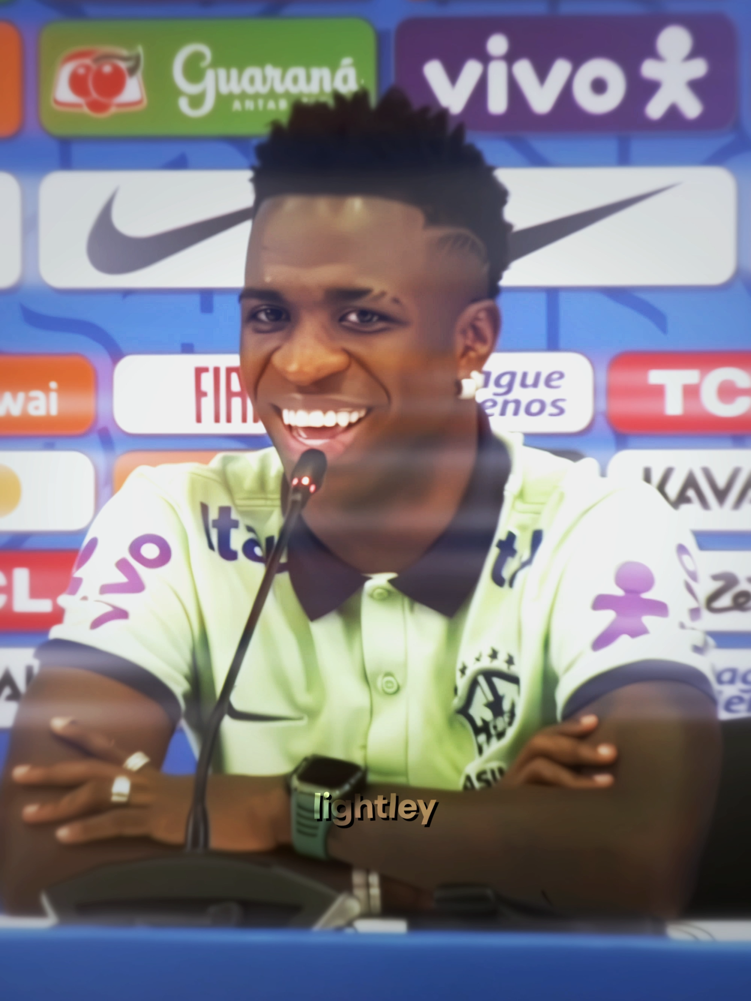 Where did it come from?😂 // wanna edit like this? check link in bio | #vinicius #viniciusjunior #edit #fyp #footballfunny #funnymoments #cat #realmadrid #brazil #viralvideos