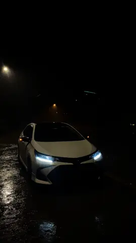 🩵🤍 #foryoupage #fyp #fyp #foryoupage #video #fyp #fyppppppppppppppppppppppp #rain #lahorepakistan #weather #camera #iphone #toyota #toyota #altis #grande #blue #eyes #night #cold #million #likes 
