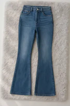 Cutbray jeans murce lagi ni kak🤭 #cutbrayjeansretro #jeanscutbrayhighwaist #jeanscutbraywanita #foryoupage #xyzbca #fypシ゚viral 