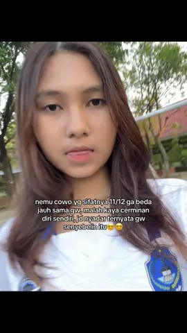 bedanya dia ga gengsian gw gengsian🤭
