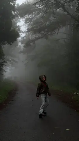 Măng Đen 12h trưa 🥹  Một team phía sau cũng đang xao xuyến như tui..  #mangden #himangden 