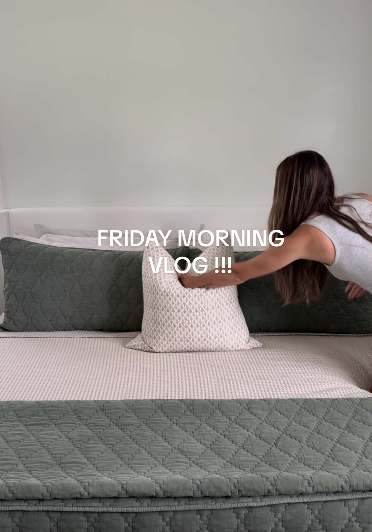 Friday morning before work! Hope everyone has a good weekend 🤭🫶🏼💘🫧 #morningroutine #morningvlog #morninginmylife #spendthemorningwithme #beforework #grwmforwork #asmrvlog #fridaymorning #morningskincare #lifestylevlog #morning @Naturium @byoma @BondiBoost @elfcosmetics @milkmakeup 