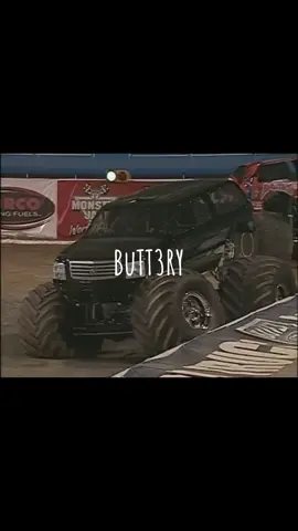 An escalade #fyp #monsterjam #monstertruck #foryou #cars #stance 