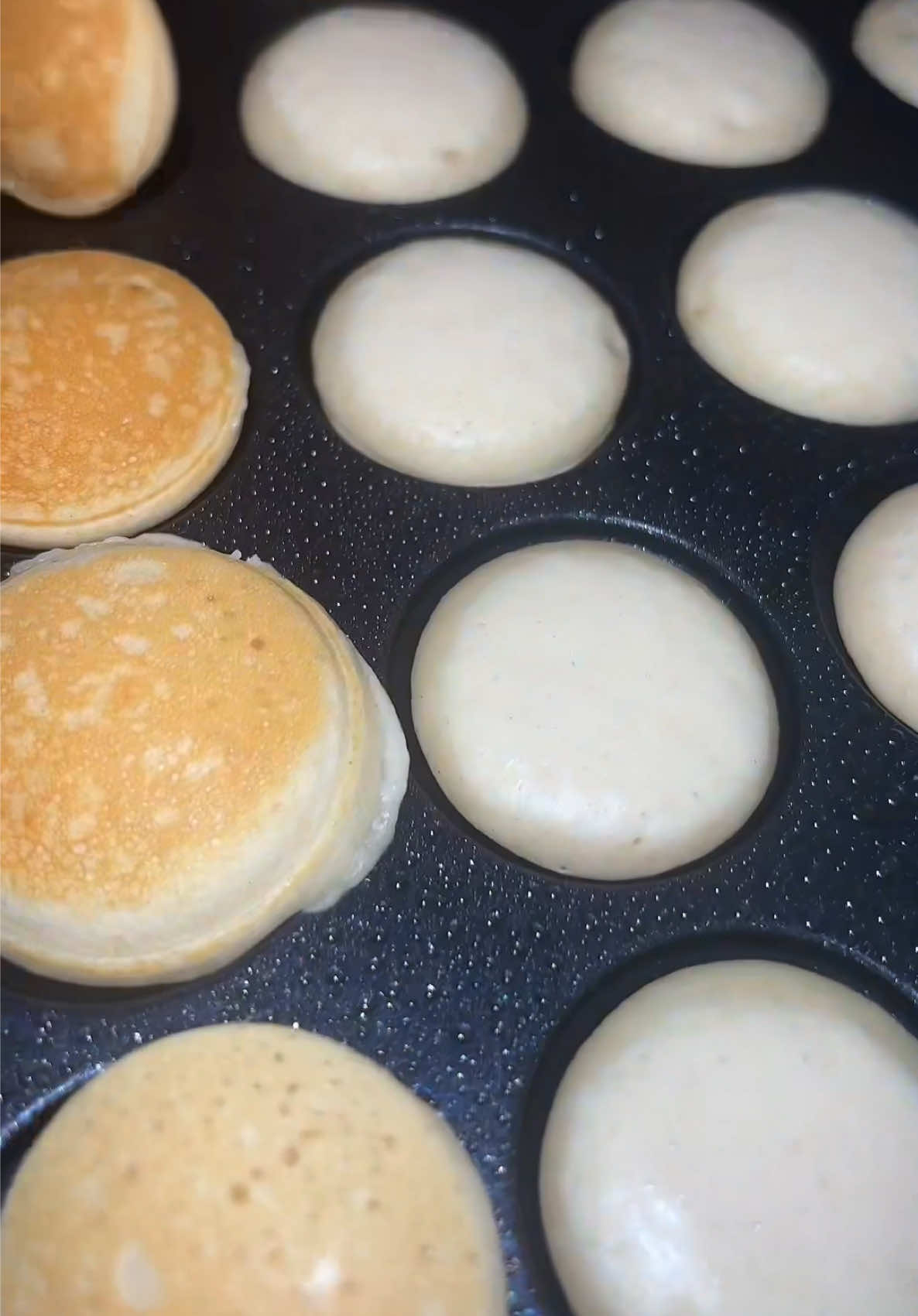 #tiktokshop #shoppablevideo #tiktokshopfinds #dealsfordays #fypシ #parati #foryou #shoppablecontent #minipancakes #minipancakemaker #desserts 