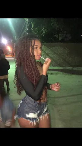 #🤌🏽 