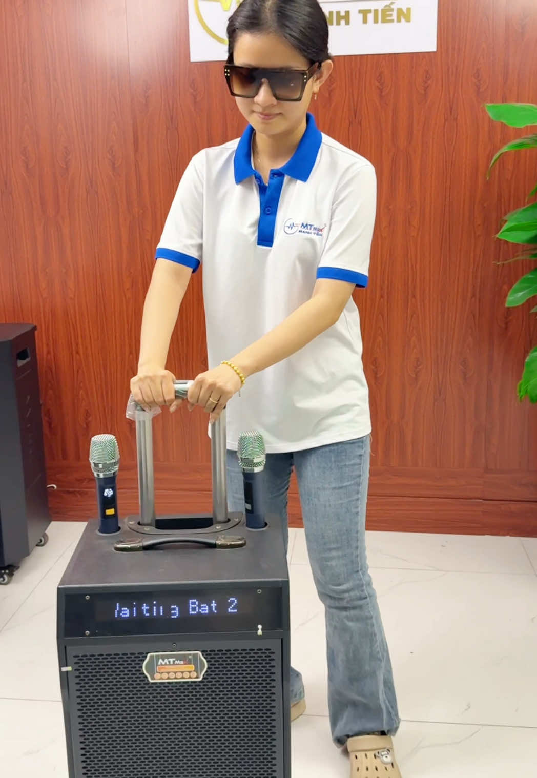 Loa kéo 1002, mẫu loa kéo karaoke mọi lúc mọi nơi 🎤🎤🎤#1002 #mtmax #xuhuong #thinhhanhtiktok #loakeohaynhat 