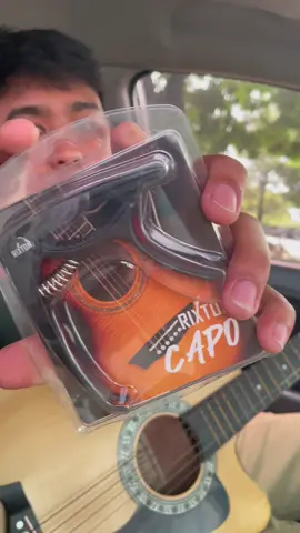 Kung beginner ka katulad ko, at hirap sa barre chords, ito na yung cheat code 😅 @Rixton Music #capo #guitar #guitarcapo #music #rixton #rixtonmusic #barrechords 