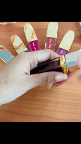 Redwine Color sexy lipstick#fairylipstick #7dayscolours #LittleFairySkinMyanmar #အရောင်ထွက်မှန်တဲ့lipလေး💄💄 #တစ်နေကုန်ခံတဲ့နှုတ်ခမ်းနီ #fyppppppppppppppppppppppp 