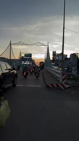 Khi hết yêu nhau chỉ còn lại bóng tối 🩶