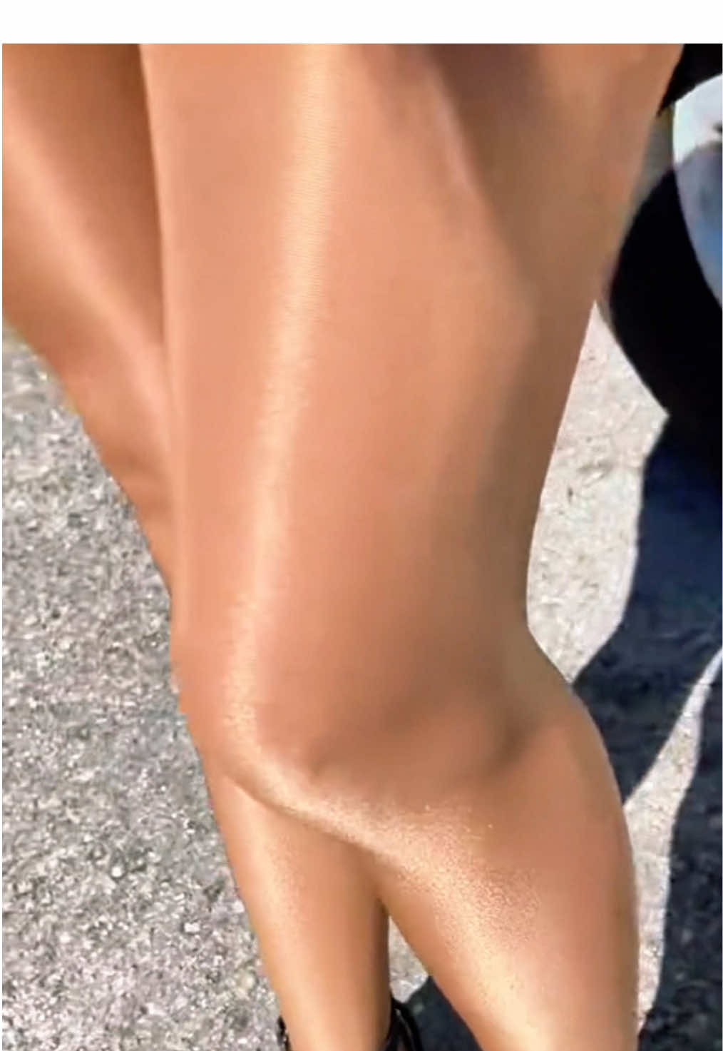 Meia calça de cetim brilhante, anticelulite. #meiacalça #cetim #roupasfemininas #anticelulite #modafeminina 