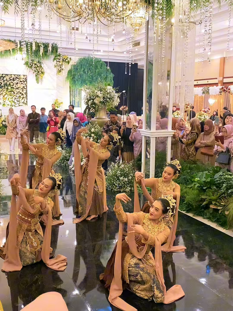 ________________________ Info Pricelist 📲.Whatsapp Admin: 082141437711 _________________________ #intendewangga #jasawedingtradisi #weddingbandung #mapagpangantensunda #fyp #tiktokfyp  #tradisionalwedding #videoviral #jasahiburan  #jasawedding  #mapagpanganten  #weddingtraditional #musikhiburan  #musikjawabarat  #musiktradisionaltarikreasibaru  #musiktradisional  #musikjawabarat  #tradisionalwedding  #weddingbandung  #weddingvendor #leslar  #weddingtraditional  #weddinginspiration  #jasawedding  #vendorseni  #vendoradat  #vendorbandung  #inspirasiseni  #inspirasihajatan  #inspirasipernikahan  #inspirasiwedding  #intendewangga  #bandujawabarat  #bandubgjuara #adatsunda #leslar #fyp #viral #hits #videoviral #trending #viraltiktok #intendewanggabandung #intendewangga_bandung #konten #kontentiktok #kontentiktokfyp #trentiktok