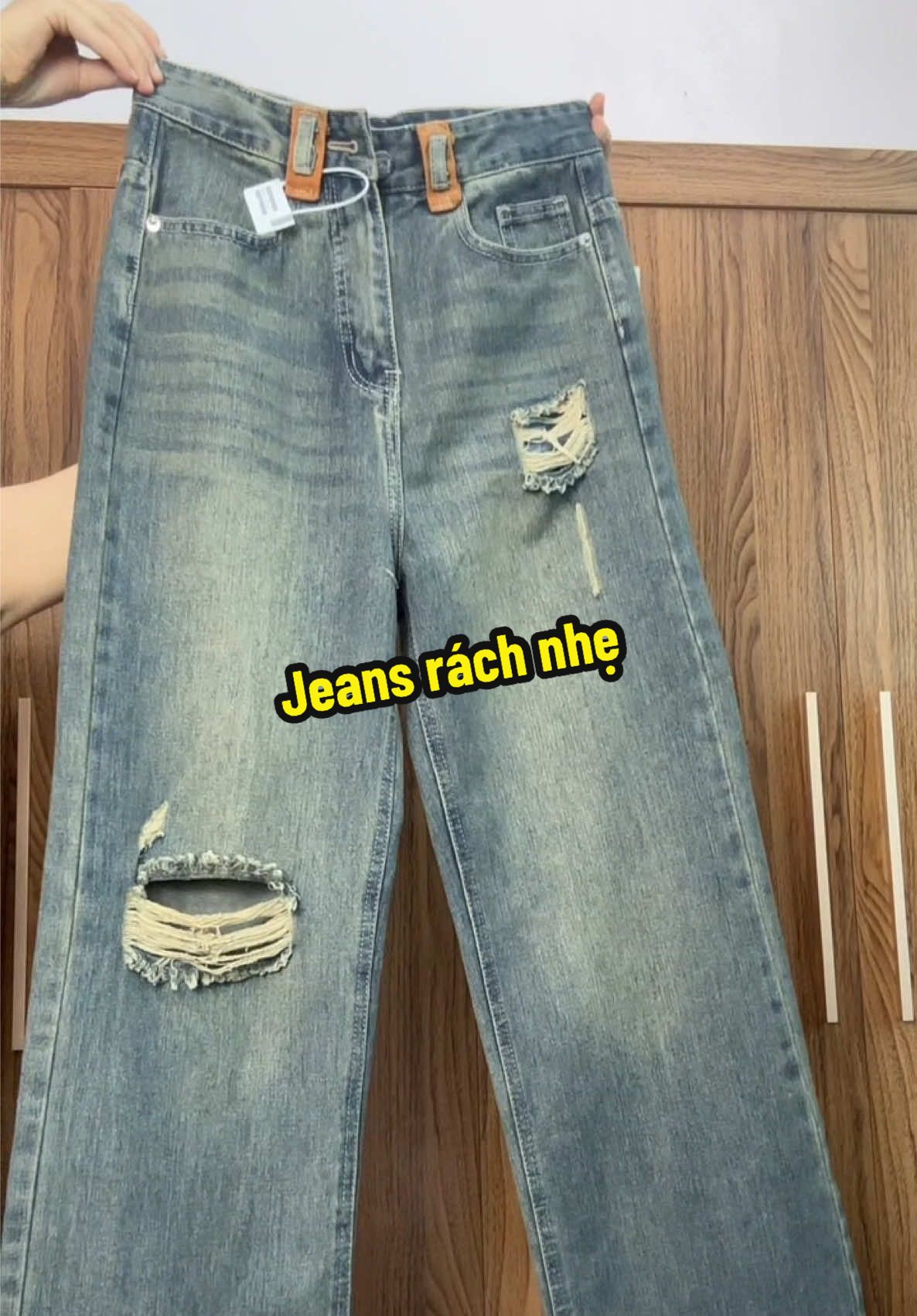 Jeans suông rách nhẹ mặc có gu #jeanssuong #quanbosuong #quanxinh #thoitrangnu #macdepmoingay #xuhuong 