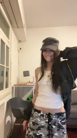 dos uñas tengo🤣