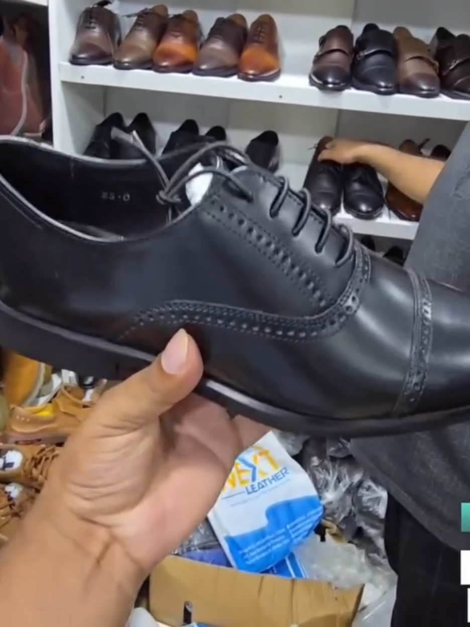 ১২০০ টাকায় অরিজিনাল চামড়ার চেলছি। Next leather  Dhaka new market city complex Biswas builders ltd shop-142, 146,3 tolay what’s app-0161 000 22 47 #nextleather  #leathercraft  #leather_Shoe_price  #shoes  #vairal_video 