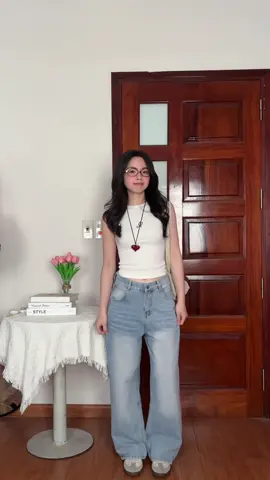 Chiếc quần mà ai cũng cần @DH. Shop #xh #OOTD #quanjean #vanbooutfit 