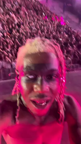 #destroylonely #lone #nostylist #beachplease 