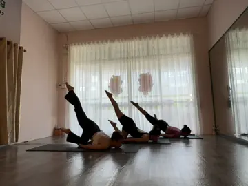 Yoga nhóm đẹp và dễ cho chị em mình cùng tập nha🧘‍♀️🧘‍♀️🧘‍♀️#diemthuongyoga #yogatayninh #yoga #yogadaily #yogaonline #
