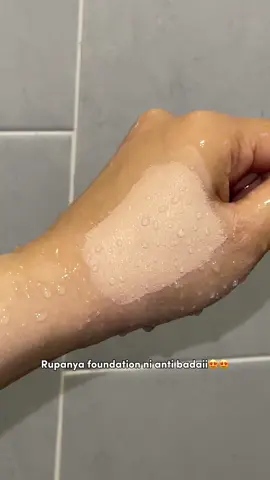 Dah la ada SPF 50, waterproof. You guys should try this now before habiss 😍 . . #foundation #foundationspf50 #sunscreen #carslan #foundationantibadai #CarslanSummerMakeup