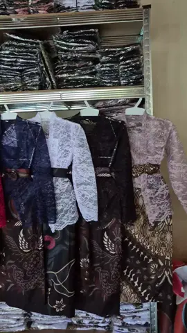 Kebaya Anaknya bun silahkan...mumpung masih ready semua #kebayaanakmurah #kebayaanakperempuan #kebayaanak #kebayamurah #kebaya #lucu #anaklucu #mamahmuda 