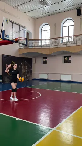 Так чий то мʼяч був?🫠 #volleyball #volleyballgirls #sport #волейбол #sumdu #ukraine #training #volleyballua 