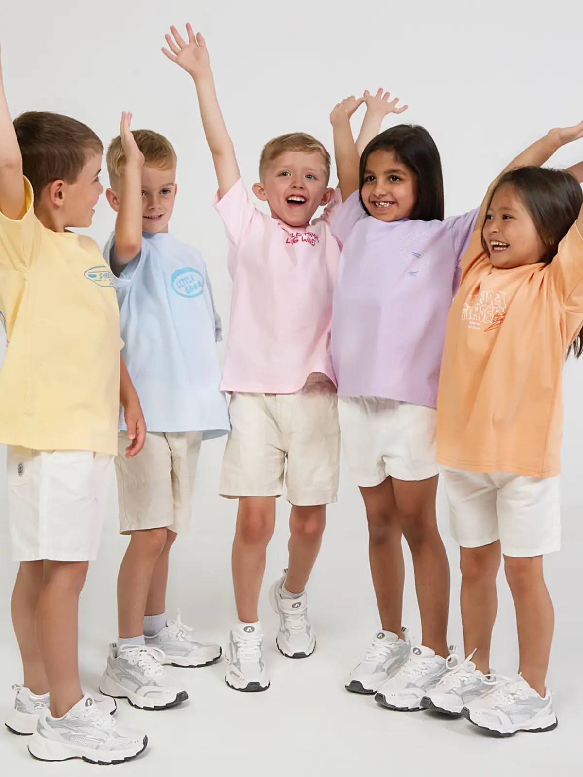 Comfy, oversized tees that actually look cool 🫢 For the mums who get the vibe — this one’s for you🫶🏼 #MumTok #TikTokMums #CoolMumClub #KidsFashionTok #MiniStyleVibes #MumStyleInspo #MumLifeUnfiltered #TrendyTots #MiniDrip #AestheticKidswear #MumRecommended #MumRunBrand #MatchingWithMyMini #OOTDKids #SummerDrop #MiniMainCharacter #ModernMumLife #StyledByMum #MumWithStyle #ViralMumStyle