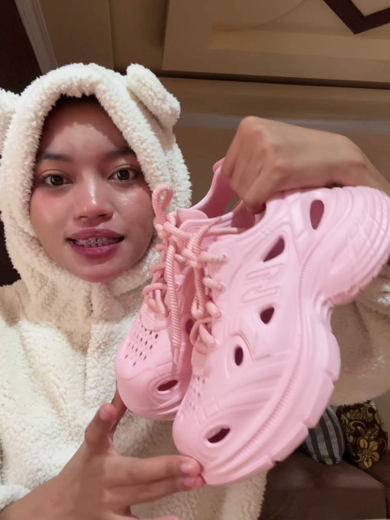 APAPUN YG WARNA PINK AKU SUKA!!#sepatu #sepatukaretsneakers #sepatukoreanstyle #sepatuwanita #sepatukaret