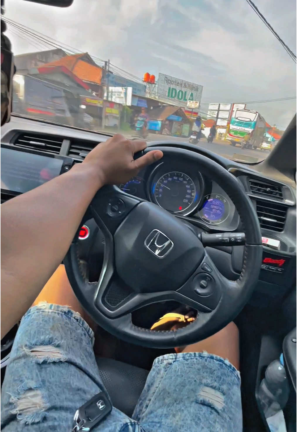 Utamakan fungsi bukan gengsi, dan utamkanlah kebutuhan dulu baru penampilan