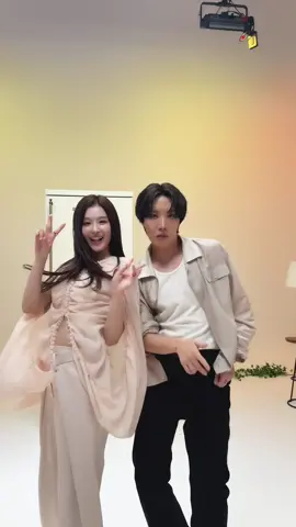 THIS IS FOR #jhope 4️⃣ Listen [THIS IS FOR] 4️⃣ https://TWICE.lnk.to/THISISFOR #TWICE #트와이스 #THISISFOR #SANA #사나 #BTS #제이홉 @BTS @hobipower 