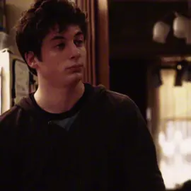 #LIPGALLAGHER - him in s1>> i hate bob sm bro #lipgallagher #lipgallagheredit #philipgallagher #gallagher #shameless #shamelessedit #shamelessus #jeremyallenwhite #CapCut #capcut_edit #edit #fyp #fyppp #moots? #sumxmilkovich #viral 