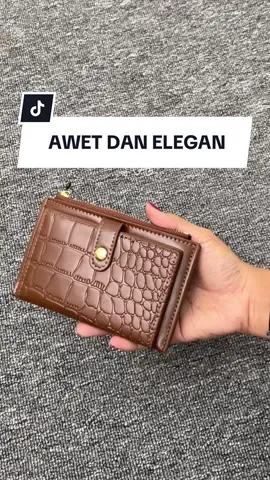 Cari di mana lagi sih dompet yang elegan dan bahan kulitnya tebal? Cuma ada di Anya Wallet Jims Honey 😍✨ #anyawalletjimshoney #Jimshoneypusatmakassar #PromoGuncang77 -rm