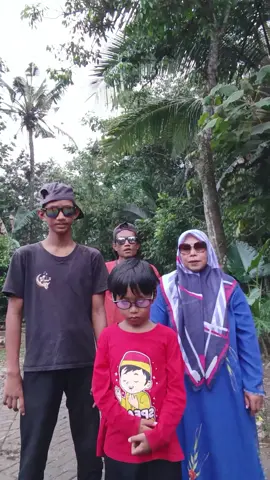 nyidam jemblem versi icik icik🤣🙏#bersama #keluarga #lucu_ngakak #viral_video #fypシ゚ 