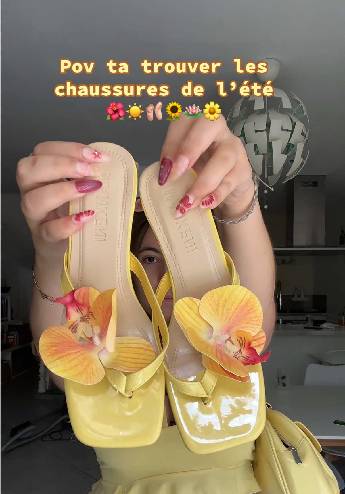 les chaussures parfaite pour l’été à 19€ sur mon panier orange ! le ibiza style parfait #ibizasummer #summeroutfit #flowers #slingback #jaunebeurre 