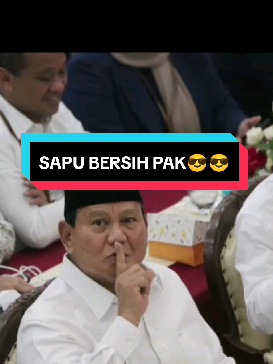 Lagi nyapuin hama negara😎 #rizachalid #koruptor #presidenkhatulistiwa #bersamapresiden #prabowopapadunia #presidenprabowo #fyp #lewatberanda #xybzca 