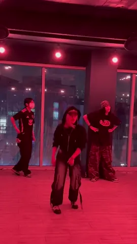 C : BINCH쌤 & GROOT쌤 M : Victoria Monet - On My Mama  #dance #dancer #korea #urbanplay #urbanplaydanceacademy #extrainee #japanese #fyp #fypシ゚ #댄스 #댄서 #한국 #어플 #전연습생 #일본인 #05년생 #추천 #ダンス #ダンサー #韓国 #元練習生 