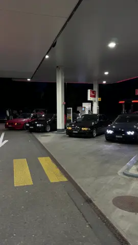 #e39nightlife #povbmw #cartrend #bmwaesthetic #fyp #pourtoi #bmw #carcontent #Cartok #e39 #angeleyes #e39angeleyes #bbs #switzerland #germancar 