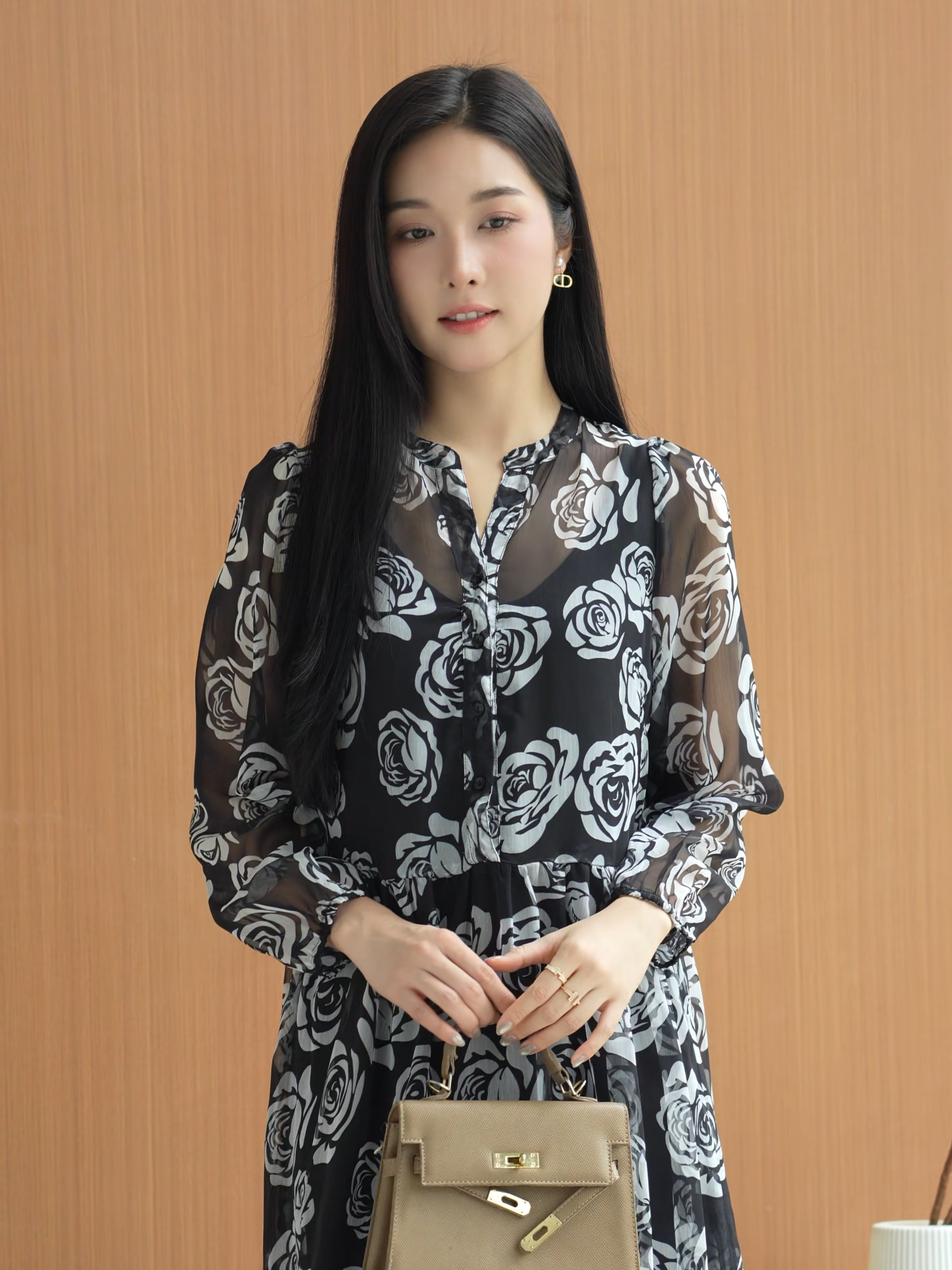 Đầm Tơ dáng Babydoll sang trọng, che khuyết điểm và cực kỳ tôn dáng. #damsuong #damlinen #Swanlake #thoitrangnu #thoitrangtrungnien