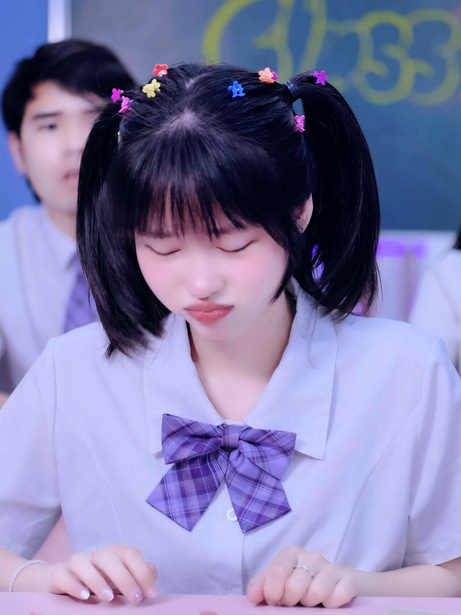 What True Friendship Looks Like... 🍭❤️#linhchihihi #messyclassroom #schoolcrush #schooldrama