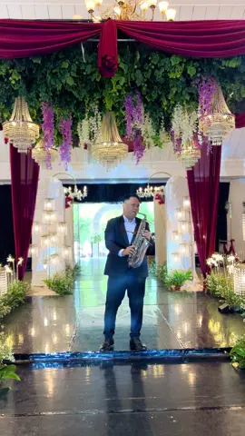 Lagu ini bisa masuk songlist wedding entrance kalian 🫶🏻 #akumulikmu #saxophone #saxophone🎷 #saxophoneweddings 