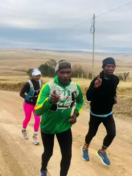 ✨ 31km Gravel long run. #Running hun🍯